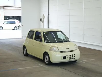 Daihatsu Esse