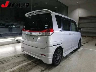 Mitsubishi DELICA D2