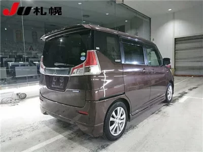 Mitsubishi DELICA D2