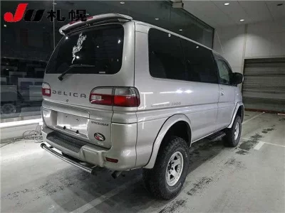 Mitsubishi DELICA