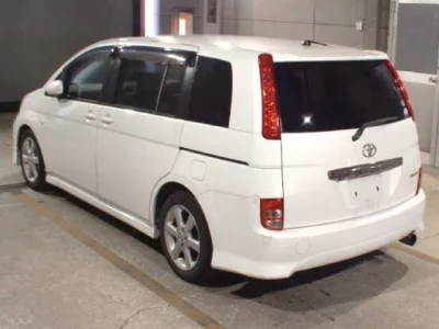 Toyota ISIS