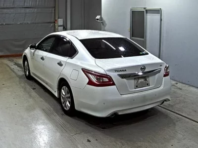 Nissan TEANA