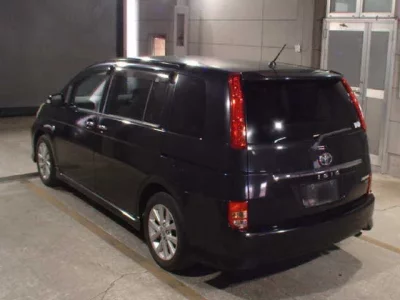 Toyota ISIS