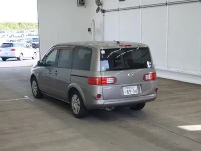 Nissan LAFESTA