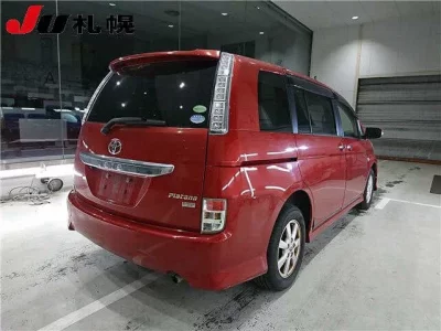 Toyota ISIS