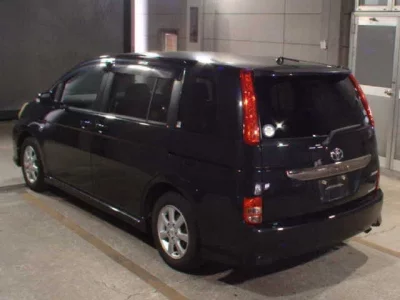 Toyota ISIS