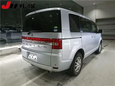 Mitsubishi DELICA D5