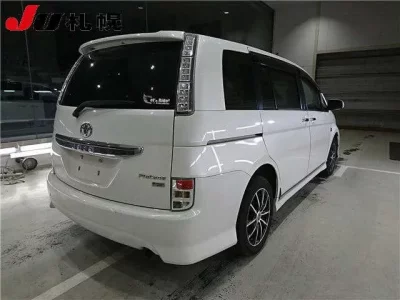 Toyota ISIS