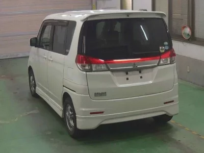 Mitsubishi DELICA D2