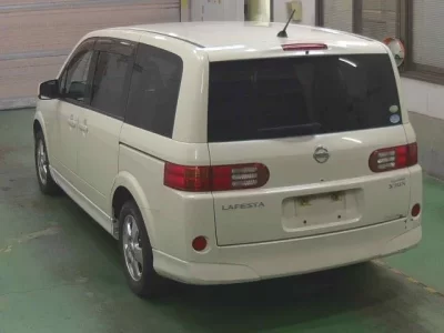 Nissan LAFESTA