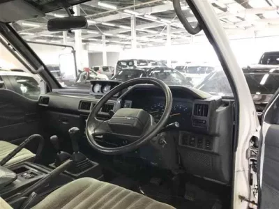 Mitsubishi DELICA WAGON