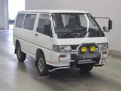 Mitsubishi DELICA WAGON