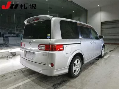 Nissan LAFESTA