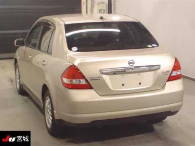 Nissan TIIDA LATIO