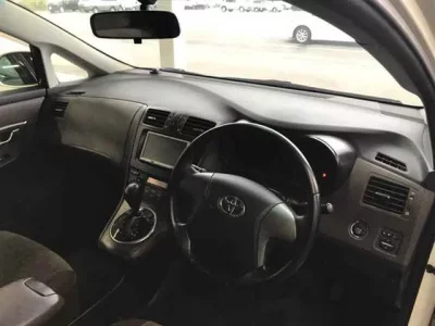 Toyota MARK X ZIO