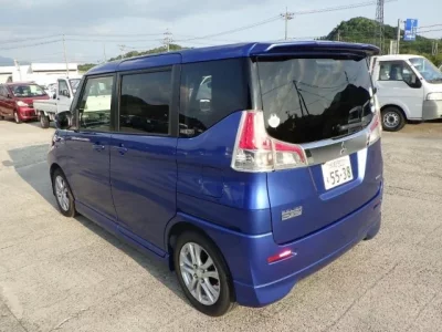 Mitsubishi DELICA D2