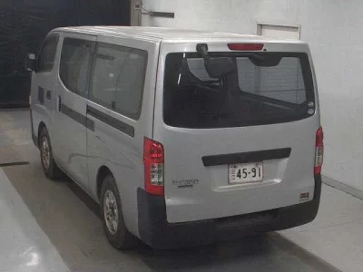 Nissan CARAVAN VAN