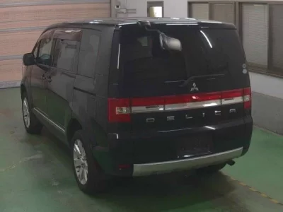 Mitsubishi DELICA D5