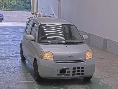 Daihatsu Esse