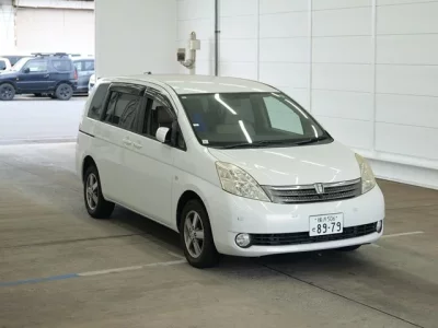 Toyota ISIS