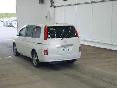 Toyota ISIS