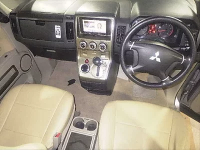 Mitsubishi DELICA D5