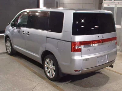 Mitsubishi DELICA D5