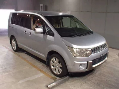 Mitsubishi DELICA D5