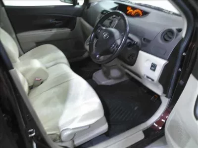 Toyota PASSO SETTE