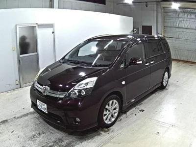 Toyota ISIS