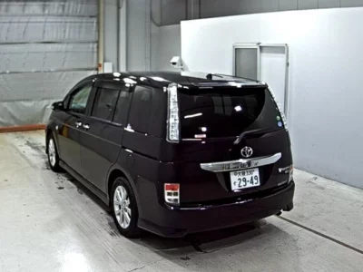 Toyota ISIS
