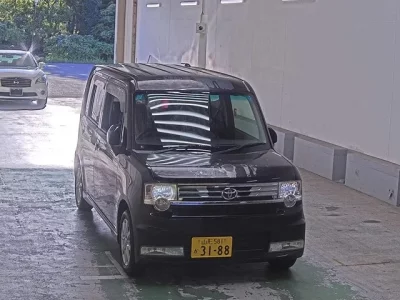 Toyota PIXIS SPACE