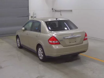 Nissan TIIDA LATIO