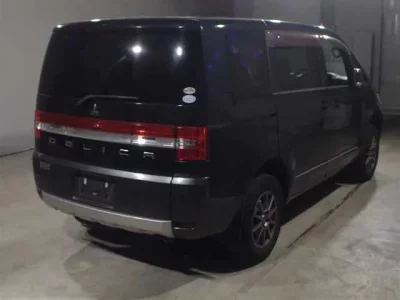 Mitsubishi DELICA D5