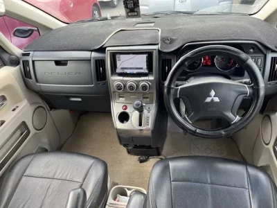Mitsubishi DELICA D5