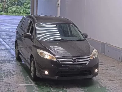 Nissan LAFESTA