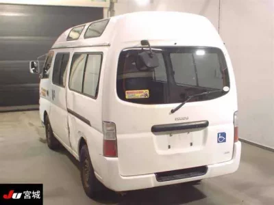 Isuzu COMO