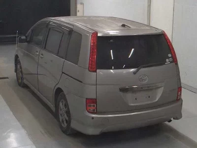 Toyota ISIS