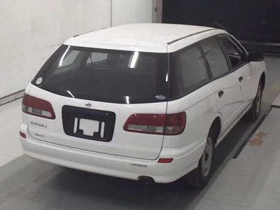 Nissan EXPERT
