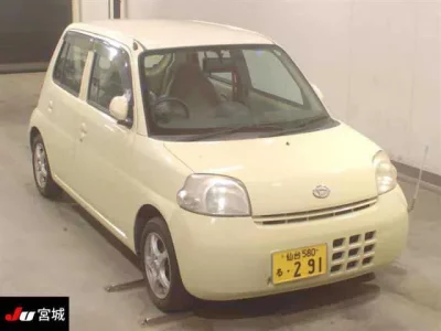 Daihatsu Esse