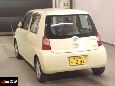 Daihatsu Esse
