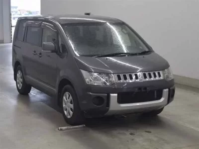 Mitsubishi DELICA D5