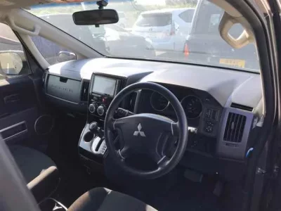 Mitsubishi DELICA D5