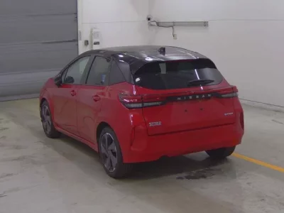 Nissan AURA