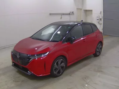 Nissan AURA