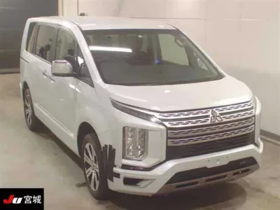 Mitsubishi DELICA D5
