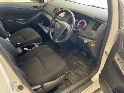 Toyota ISIS