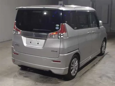Mitsubishi DELICA D2