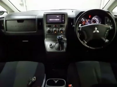 Mitsubishi DELICA D5