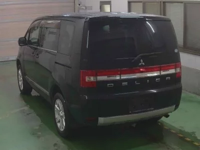 Mitsubishi DELICA D5